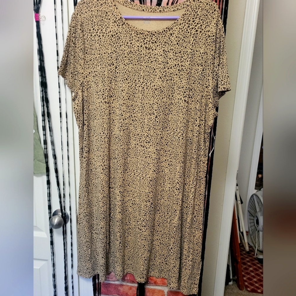 Women's Amazon essentials XXL animal print dress. NWT
